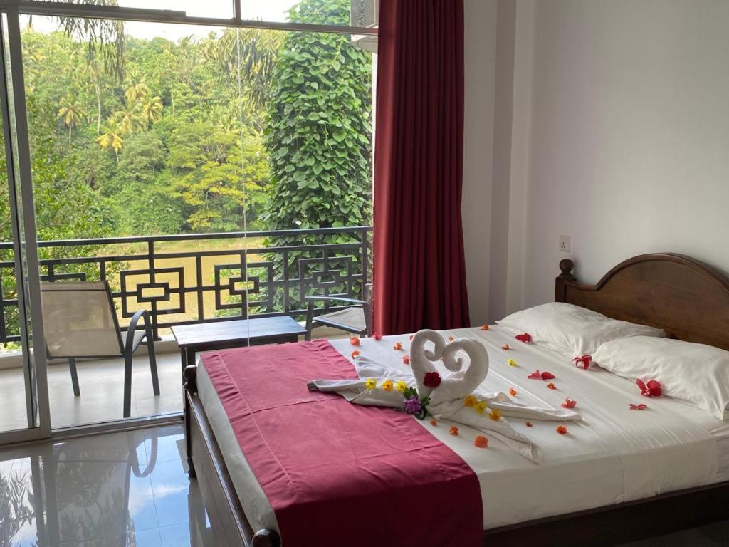 Kandy Rivers Edge Nature Resort Kültér fotó